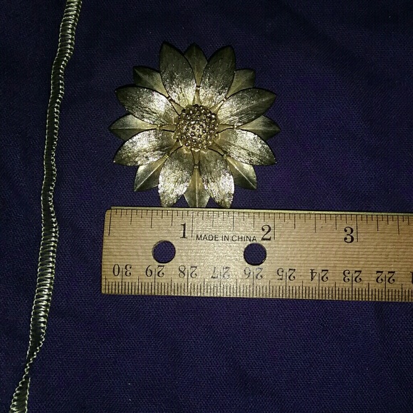 Sarah Coventry Jewelry - Vintage Sarah Coventry Broach